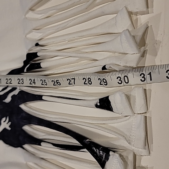 Gildan Bansky Art Girl With Ballon Fringe Short Sleeve Tee Black Red XL - Picture 9 of 10